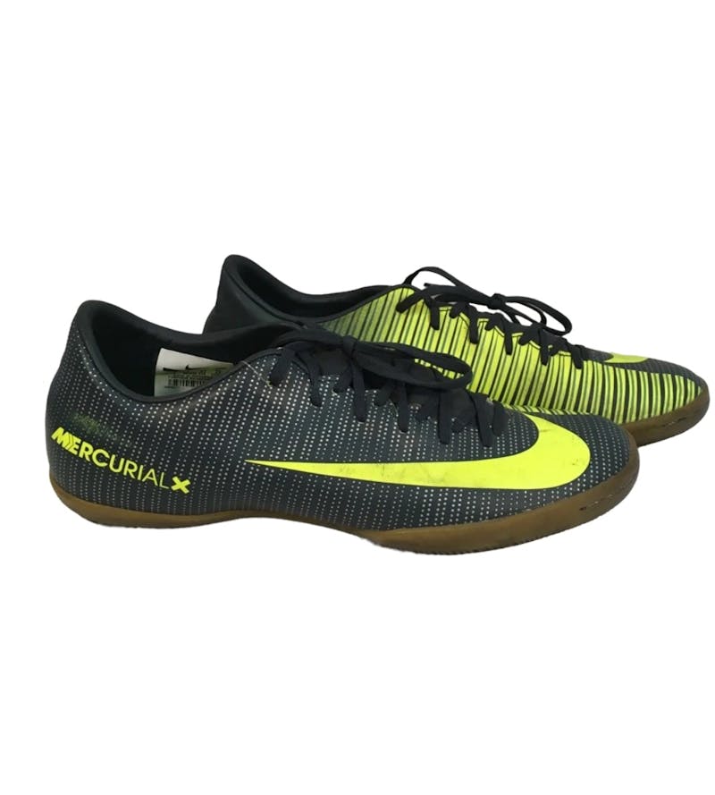 Used Nike Senior 8 Indoor Soccer Outdoor Cleats