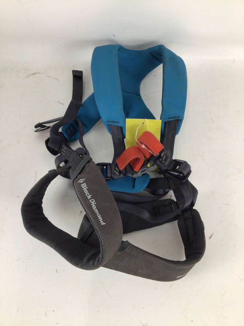 Used Black Diamond MOMENTUM KIDS FULL BODY HARNESS Camping and Climbing Equipment