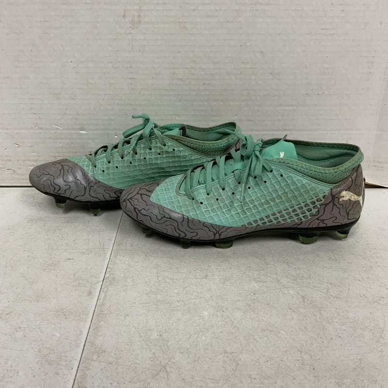 Used Senior 7 Football Cleats