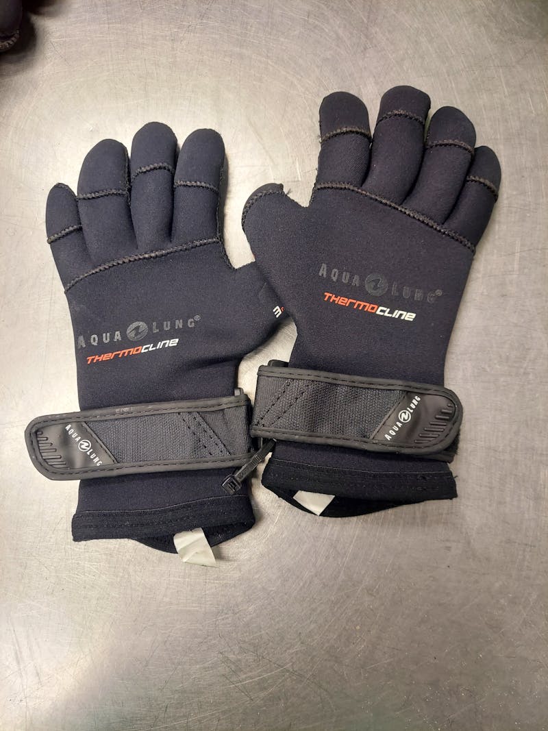 Used Aqua Lung 3MM SM Wetsuit Gloves