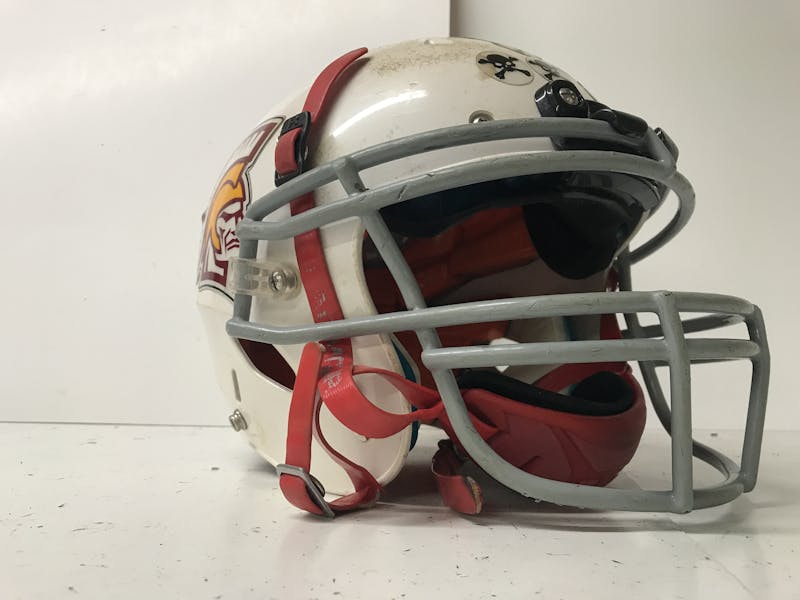 Used Schutt RECRUIT HYBRID MD Football Helmets