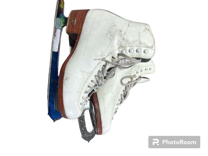 Used RIEDELL Senior 6 Women’s Figure Skates