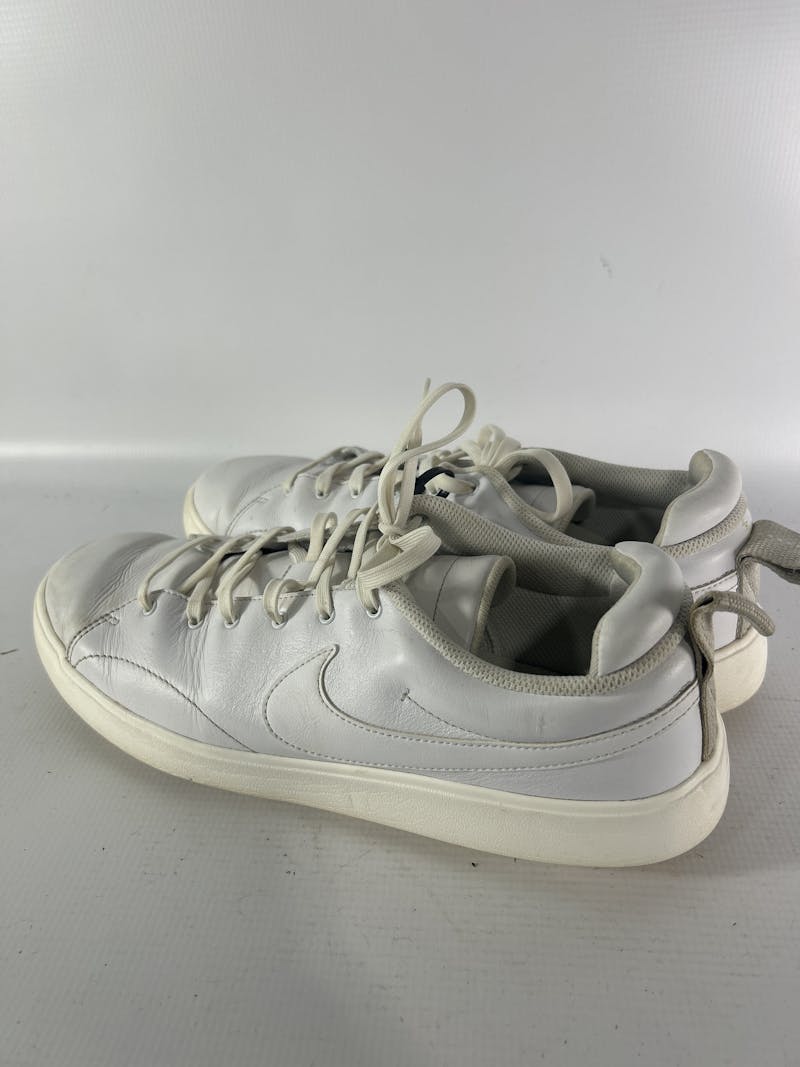 Used Nike Senior 11 Golf Shoes