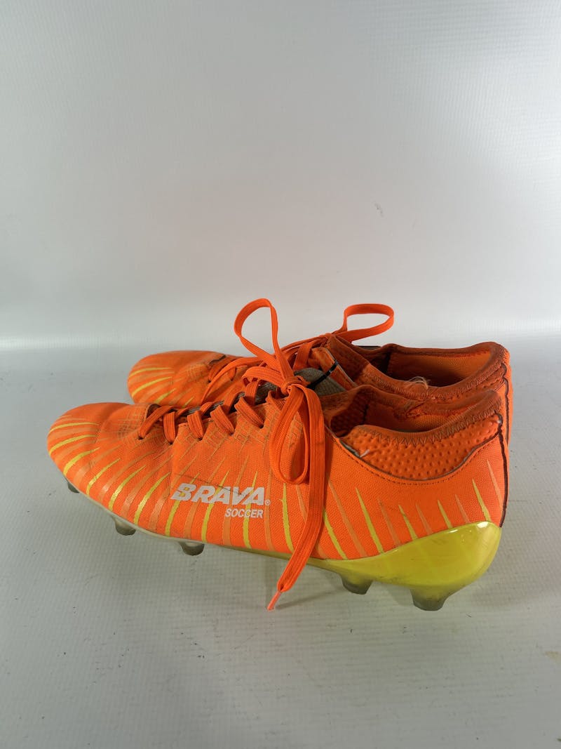 Used Brava Youth 08.5 Cleat Soccer Outdoor Cleats