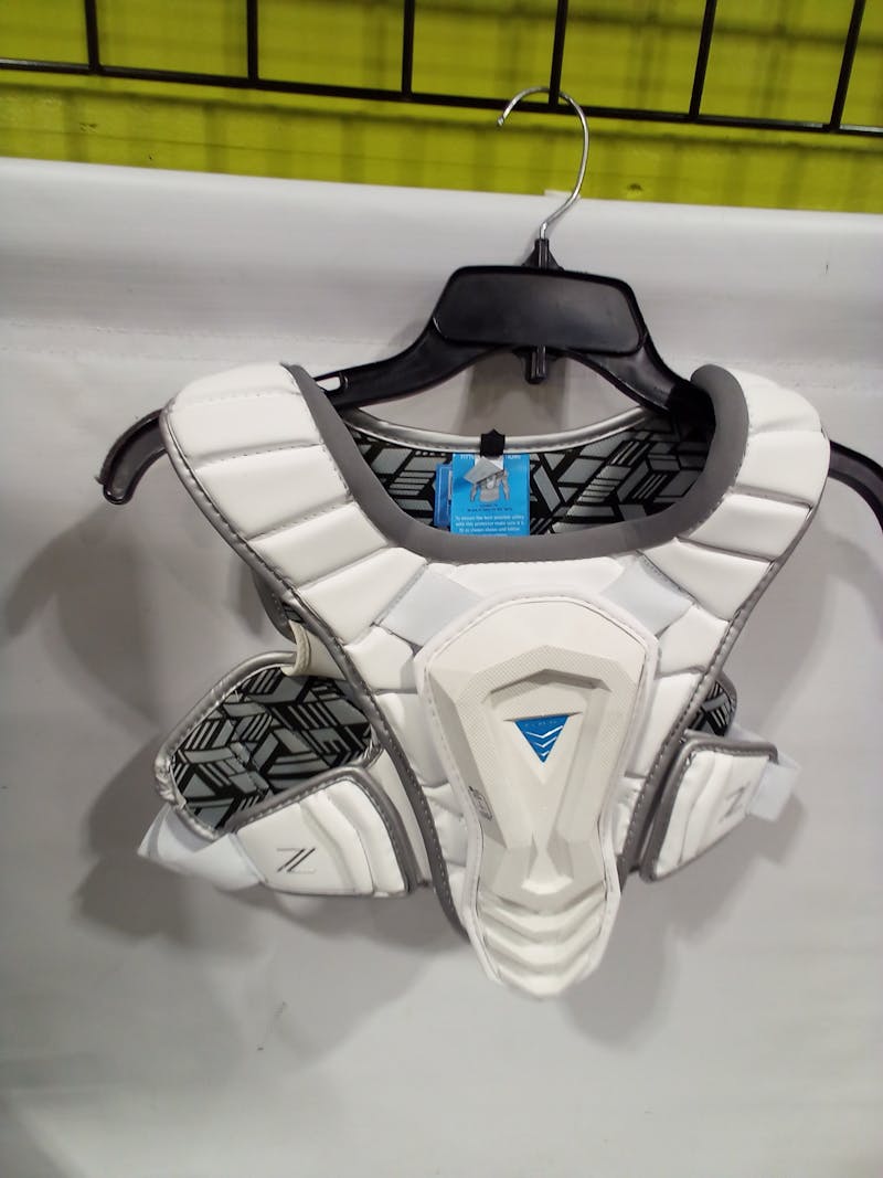 Used True ZEROLYTE SHOULDER PAD MD Lacrosse Shoulder Pads