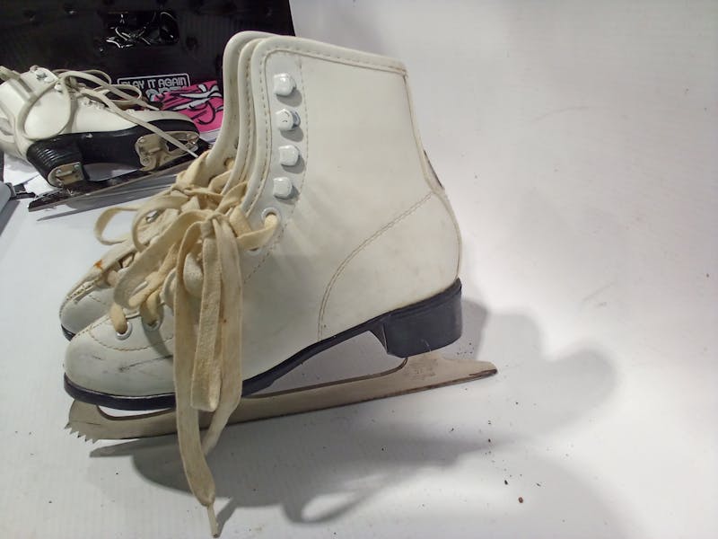 Used Riedell 19757 SKATES Junior 02 Junior Figure Skates