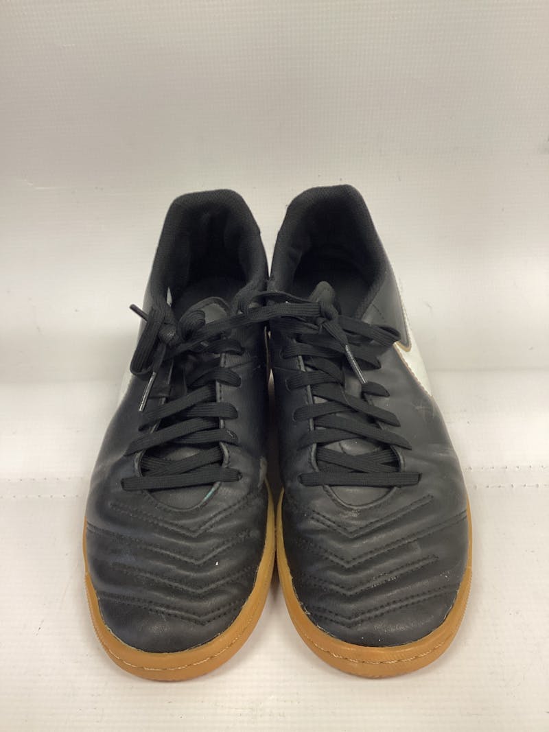 Used Nike Senior 7 Indoor Soccer Indoor Cleats