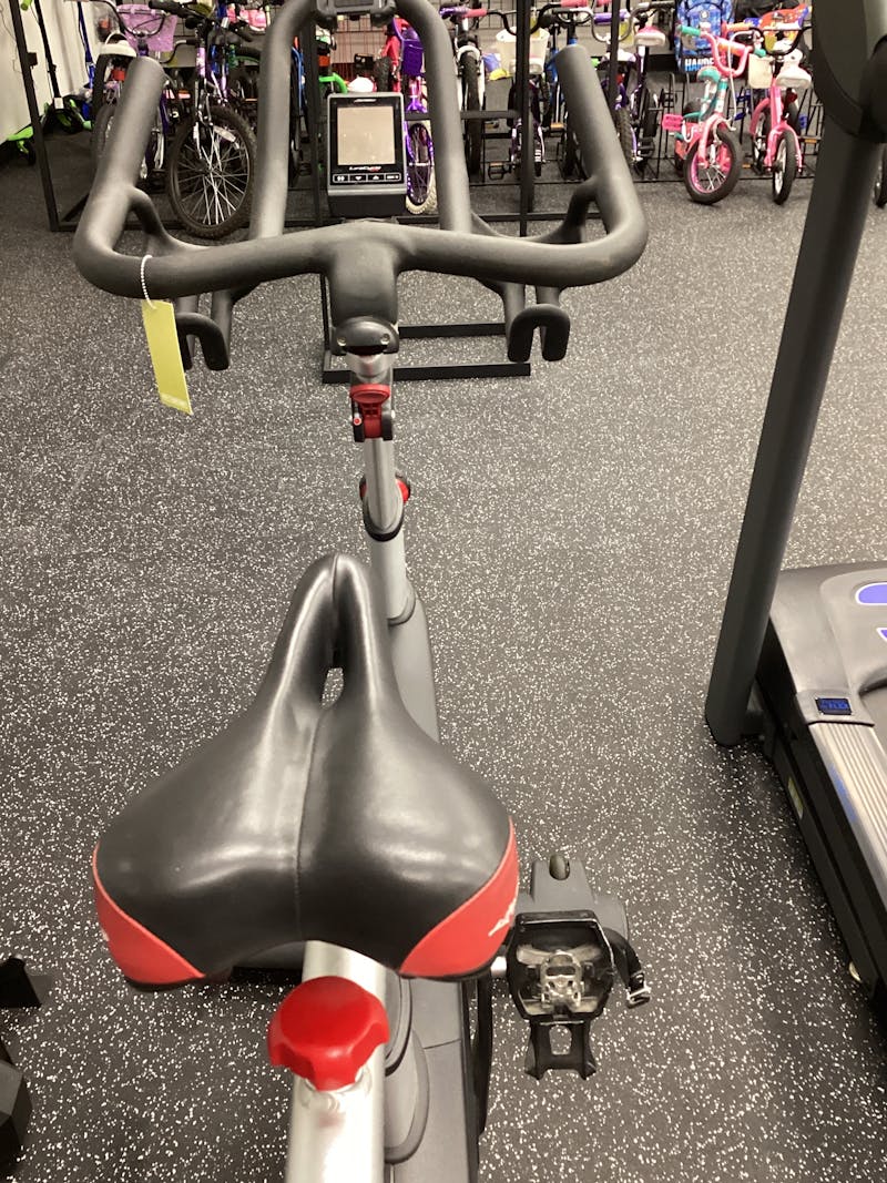 Used Life Fitness GX Magnet Stationary Bikes