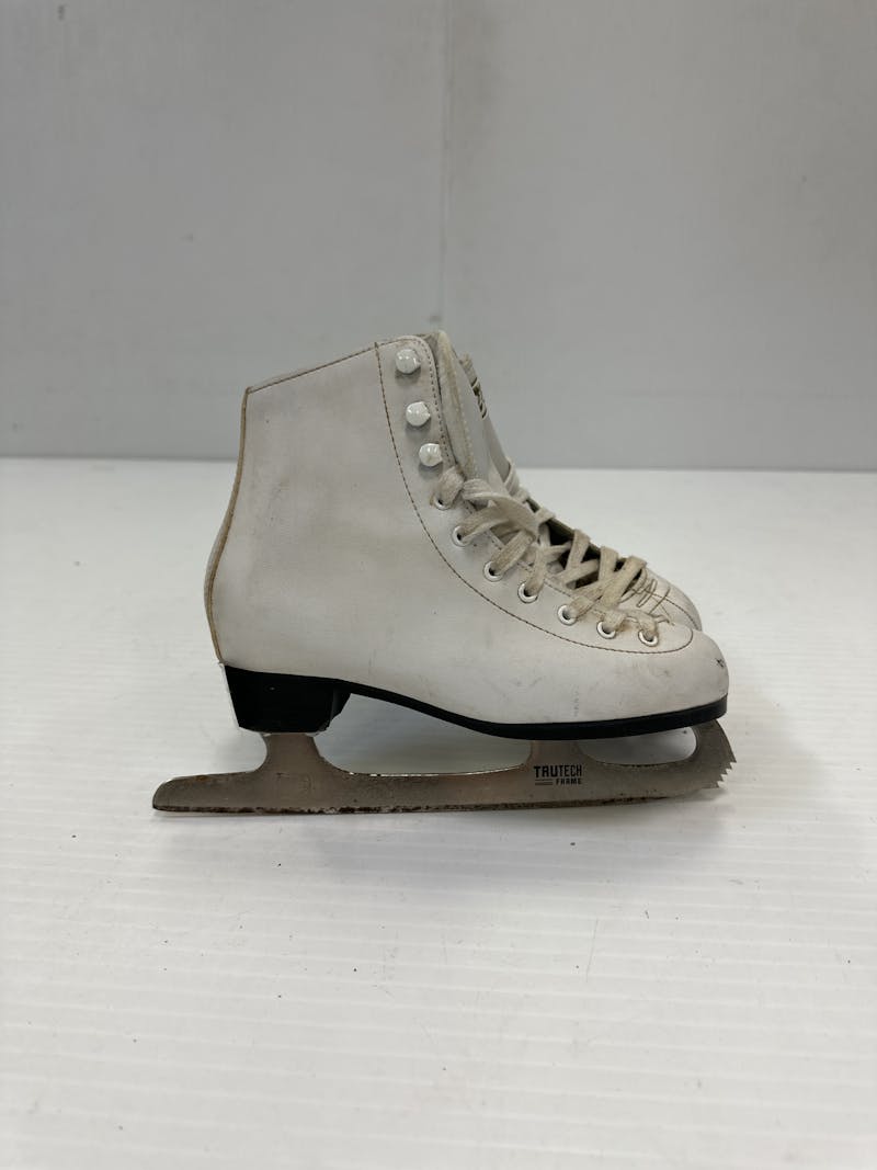 Used DBX Junior 03 Junior Figure Skates