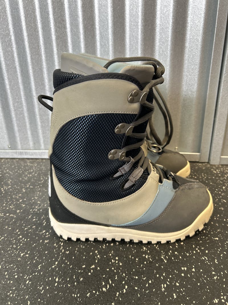 Used Burton GLIDE Senior 7 Women’s Snowboard Boots